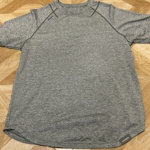 Legends Enzo Dry Fit T Shirt with curved hem in sea green men’s medium